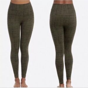 Spanx Look At Me Now Olive Green Black Crosshatch Seamless Crop Leggings